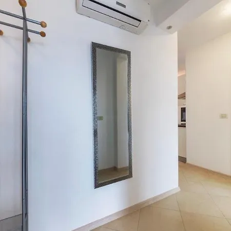 Apartment Dubravka Near The Sandy *